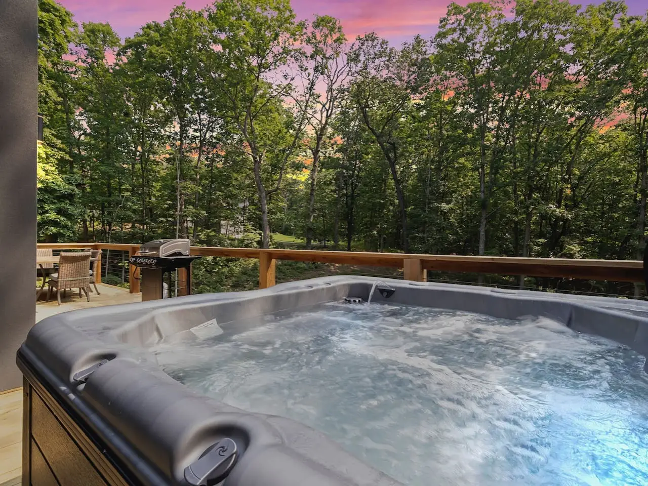 imgi_56_Dirt-Merchant_-Hot-tub_Woodland-views_Back-40-15